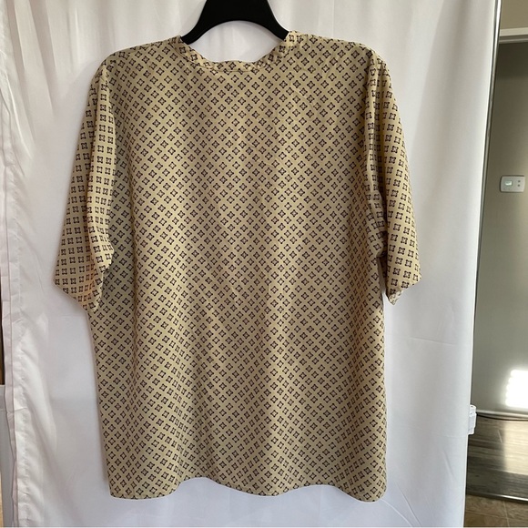 Catherines Beige and Brown Print Pleated-Front Relaxed-Fit Tunic - Picture 4 of 6